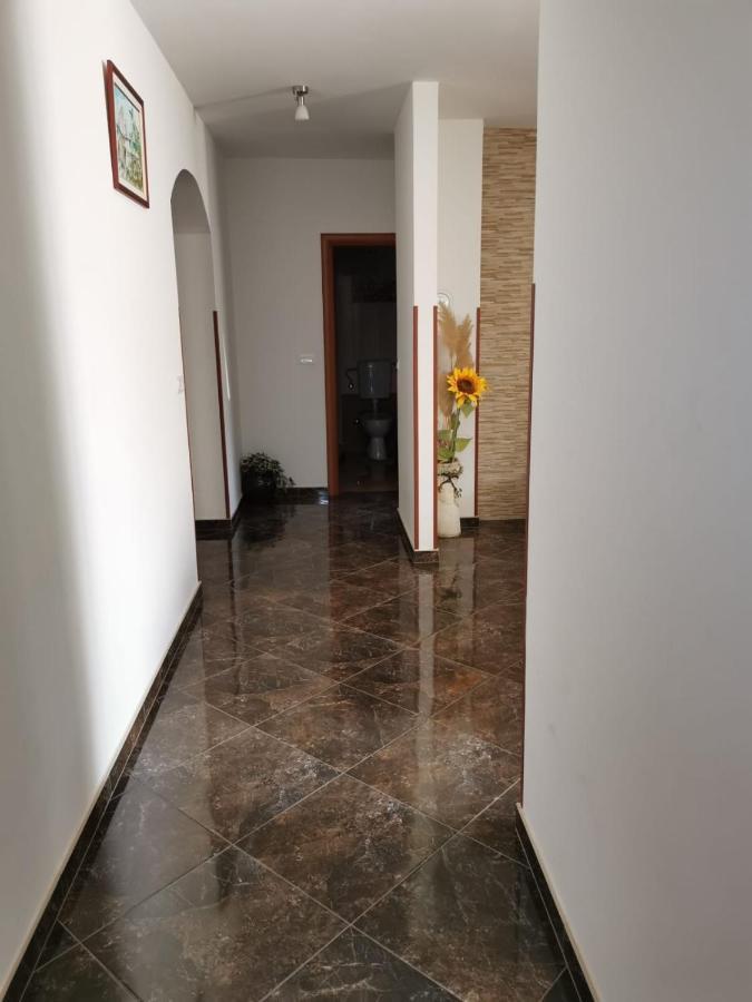 Apartment Dalmatini Tar-Vabriga Bagian luar foto