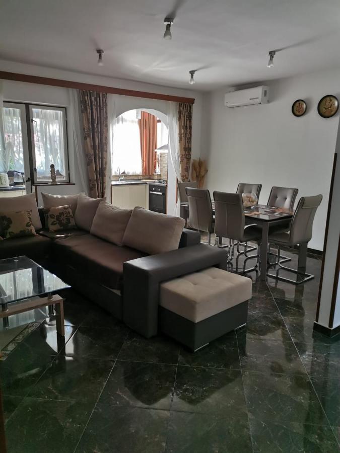 Apartment Dalmatini Tar-Vabriga Bagian luar foto