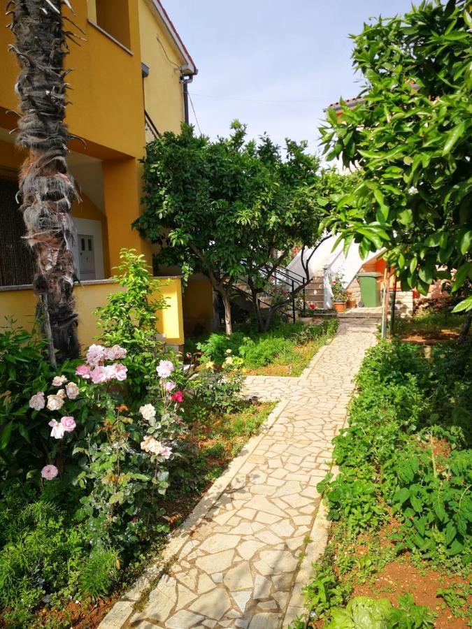 Apartment Dalmatini Tar-Vabriga Bagian luar foto